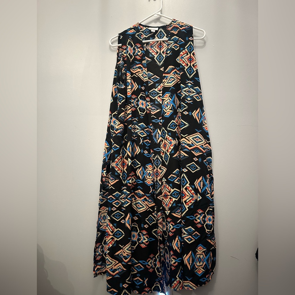 Lularoe Geometric Patterned Sleeveless Ling Joy Vest. Women’s Medium 10-12.